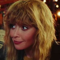 Natasha Lyonne to Comment on Super Bowl Ads in Real Time as POKER FACE Character Photo