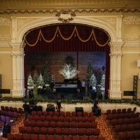 The Connolly Sisters Bring Holiday Cheer to The Historic Williamsburg Opera House, De Photo