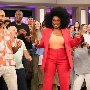 THE JENNIFER HUDSON SHOW Video: Viral UPS Driver Carlos Cruz Turned the Studio Into a Photo
