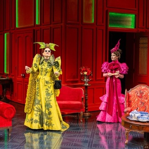 Review: THE IMPORTANCE OF BEING EARNEST at Alley Theatre Photo