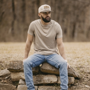 Dylan Scott Sets Fall Easy Does It Tour Ahead of New Album Release Photo
