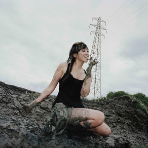 Beabadoobee Releasing 'Pylon' Album with Hayley Williams, Chino Moreno & More Photo