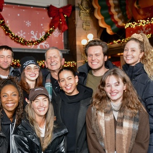 Photos: Jonathan Groff, Sarah Hyland and More Rehearse for Macy’s Thanksgiving Day  Photo