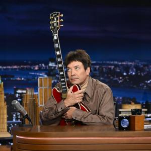Photos: THE TONIGHT SHOW STARRING Jimmy Fallon Features Chris Pratt, Andy Cohen, Joan Photo