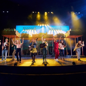 Review: SUNSHINE ON LEITH, Pitlochry Festival Theatre Photo