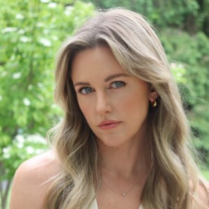 Exclusive: Taylor Louderman on Finding Courage, Embracing Vulnerability and ‘Exposi Photo