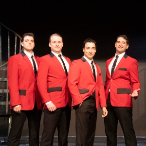 Review: JERSEY BOYS at Dutch Apple Dinner Theatre Photo