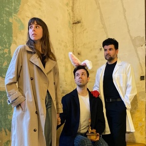 Gara Roda dirige a Paula Malia en la lectura de EL VALS DE BALTIMORE de Paula Vogel Photo