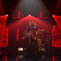 VIDEO: H.E.R. Performs 'Slide' on LATE NIGHT WITH SETH MEYERS