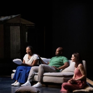 Review Roundup: A GOOD HOUSE at The Royal Court Photo