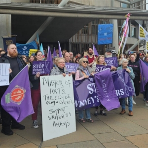 Equity Rally Prompts Talks With Scottish Culture Minister Photo