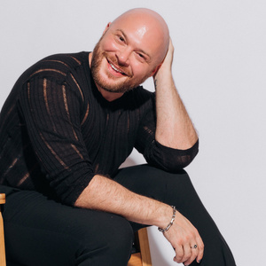 Travis Holp to Bring DEAD SERIOUS Tour And Book Celebration To City Winery NYC