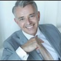 Richard Shelton Covers Tom Jones Classic 'It's Not Unusual'