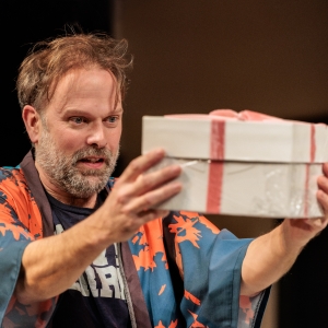 Review: THE GIFT, Park Theatre Photo