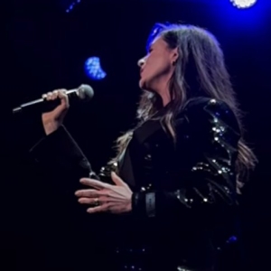 Video: Anne Hathaway Rocks BROADWAY RALLIES FOR KAMALA With A Queen Classic Photo