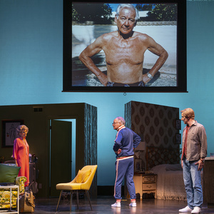 Review: PICTURES FROM HOME at Marin Theatre Photo