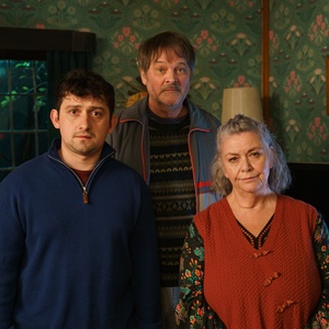 British Comedy Series CAN YOU KEEP A SECRET? Sets Paramount+ Premiere Photo