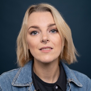 Interview: 'It's About Anyone With A Dream': Actor Becky Clayburn on Working Class St Photo