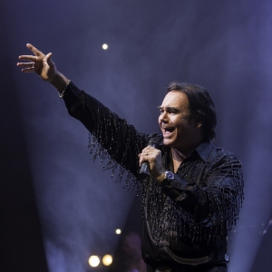 SWEET CAROLINE The Ultimate Tribute To Neil Diamond Will Make its West End Premiere Photo
