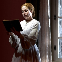 Actors' Playhouse And Palm Beach Dramaworks Present THE BELLE OF AMHERST Photo