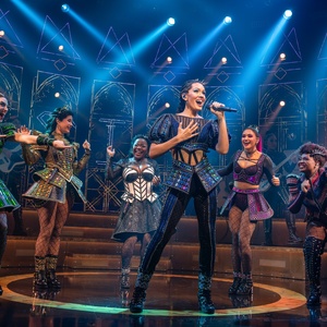 Interview: Tasia Jungbauer Talks SIX at Bass Concert Hall Photo