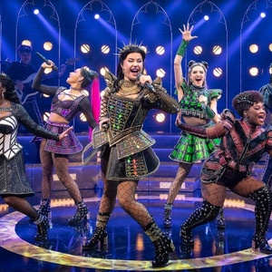 Review: SIX at Broadway San Diego Photo