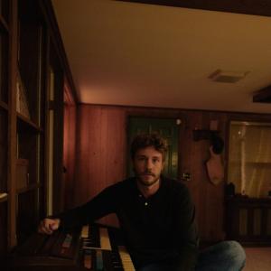 Hunter Metts Releases 'TIMES AND PLACES,' Plans November Tour Photo