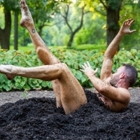 BWW Review: ERYC TAYLOR DANCE'S Immersive EARTH Breaks New Ground at Brooklyn…