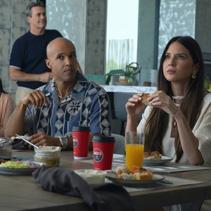 Video: YOUR FRIENDS & NEIGHBORS Season 2 Episode 7 Sneak Peek Clip Interview