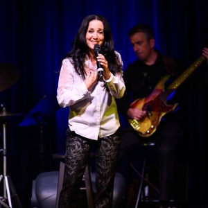Interview: Laurie Roldan Honors Karen Carpenter at The Green Room 42 Photo