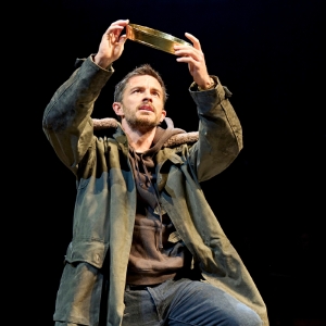 Review Roundup: Jonathan Bailey in RICHARD II - What did the Critics Think?  Photo