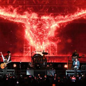 Photos: NEON MOON TOUR Opens With Sold-Out Shows at Bridgestone Arena Photo