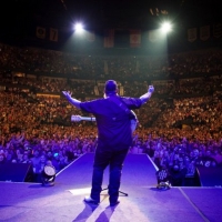 Luke Combs Wraps 2019 Tour with Two Sold-Out Shows at Nashville's Bridgestone Arena Video