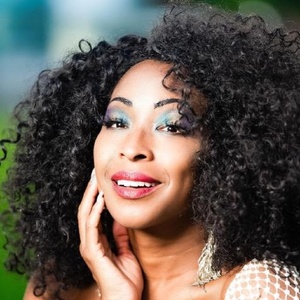 Video: N’Kenge Shares S’Wonderful Music Video From New Live Album Photo