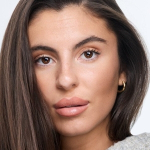 Jana Gómez y Alba Cuartero alternarán el papel de Aliena en LOS PILARES DE LA TIERRA