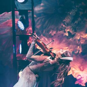Lindsey Stirling to Launch SNOW WALTZ Holiday Tour Nov. 18 in Hollywood, FL Photo