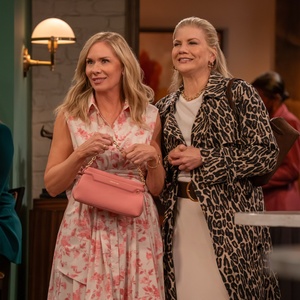 Photos: Tyne Daly to Guest Star in LEANNE Season 2; First Look at New Season Photo
