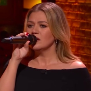 Video: Watch Kelly Clarkson Sing 'I Get a Kick Out of You' From ANYTHING GOES Video