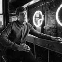 Interview: Comedian Alex Edelman on Judaism, Internet Hate and his new show JUST FOR  Photo