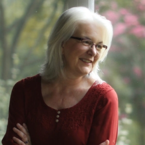 Tina Davidsons Memoir LET YOUR HEART BE BROKEN To be Released as an Audiobook Photo