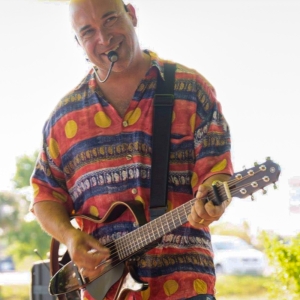 Raue Center's 3rd Annual Outdoor Series Arts On The Green Returns With David Sarkis A Video