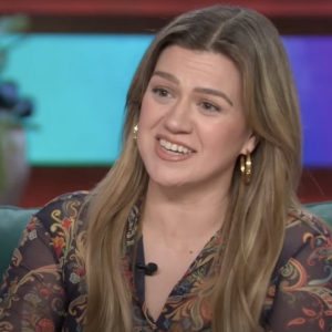 Video: Would Kelly Clarkson Ever Want to Go to Broadway? Photo
