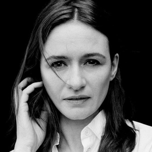 Emily Mortimer, Manny Jacinto, & Thomasin McKenzie Join FALLOUT Series Photo