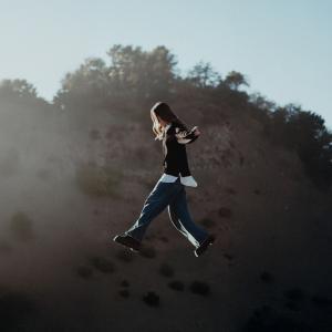 Photos: Julia Gartha Releases New EP CALIFORNIA'S KILLING ME Photo