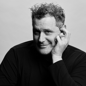 Interview: Isaac Mizrahi Brings New Show I KNOW EVERYBODY to Café Carlyle Photo