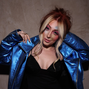 Listen: Kelsie Watts Releases New Holiday Single Christmas In New York Photo