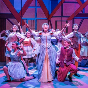 Review: SNOW WHITE, Paisley Arts Centre Photo