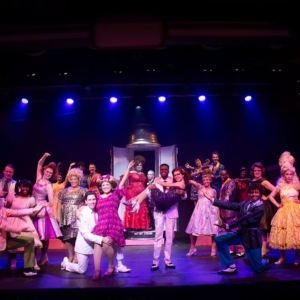 Review: HAIRSPRAY at Dutch Apple Dinner Theatre Photo