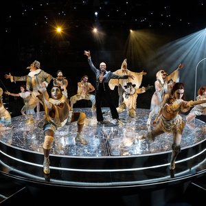 Review: PIPPIN at Signature Theatre Photo