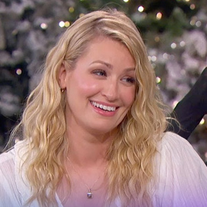 Video: Beth Behrs Reveals Dream to Star in THE SOUND OF MUSIC on Broadway Photo